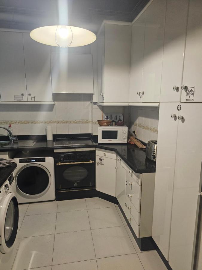 Habitacion Amplia Y Centrica En Piso Compartido ア・コルーニャ エクステリア 写真